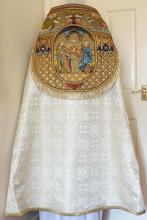 White Antique Roman High Mass Set of Vestments 8760